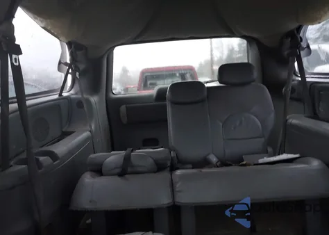 2005 Chrysler Town & Country Limited из США, поврежденный, VIN 2C8GP64L45R244313